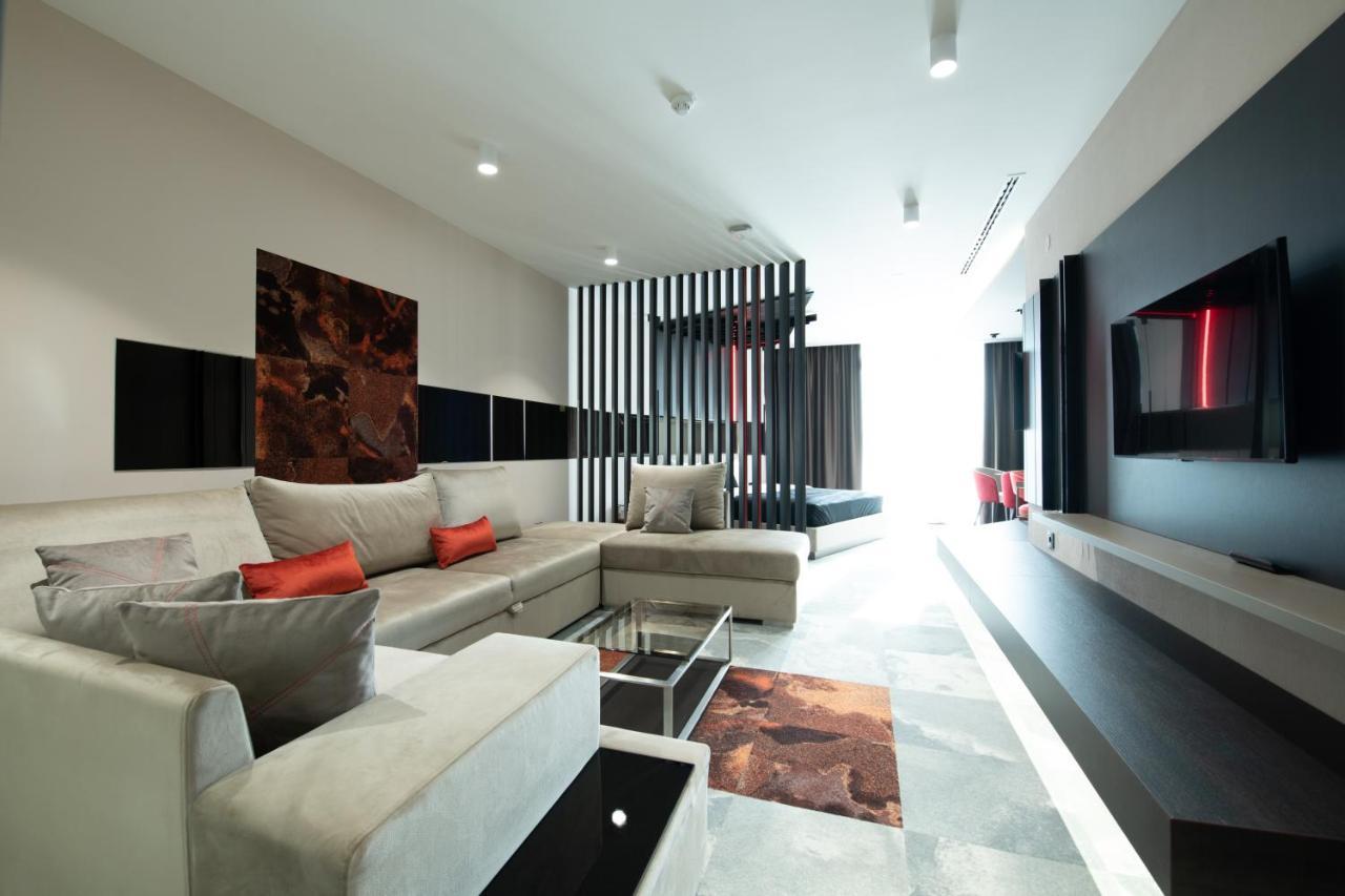 Hotel Zeneva Lux Крагуєваць Екстер'єр фото