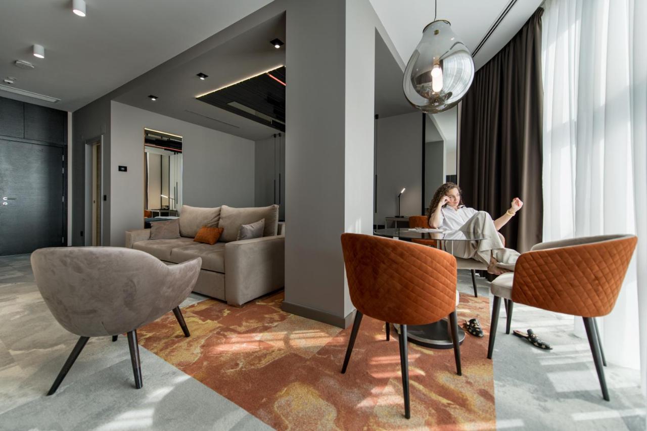 Hotel Zeneva Lux Крагуєваць Екстер'єр фото