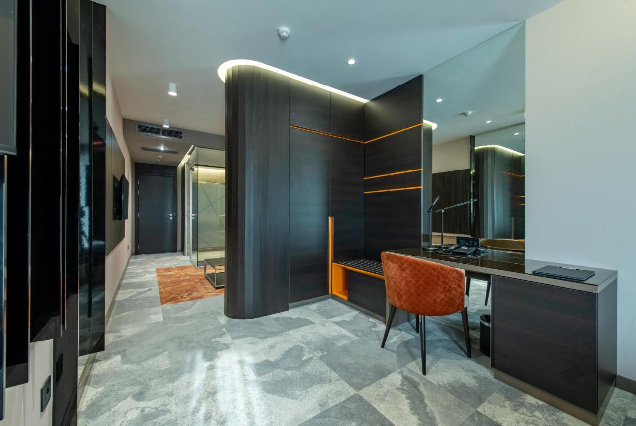 Hotel Zeneva Lux Крагуєваць Екстер'єр фото