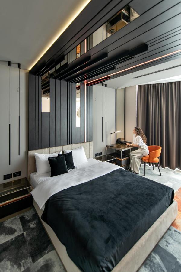 Hotel Zeneva Lux Крагуєваць Екстер'єр фото