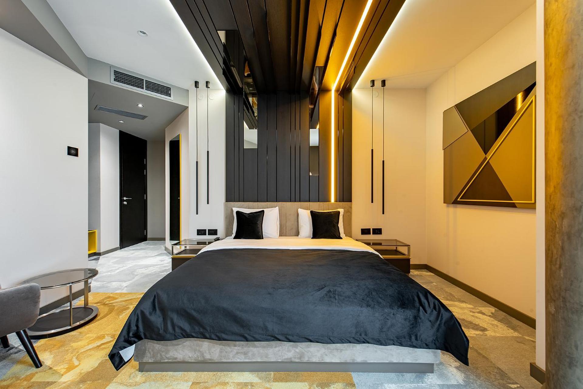 Hotel Zeneva Lux Крагуєваць Екстер'єр фото